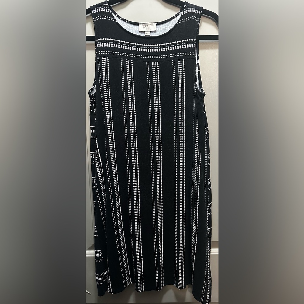 LOFT Outlet Size MP Blue/White Dress EUC